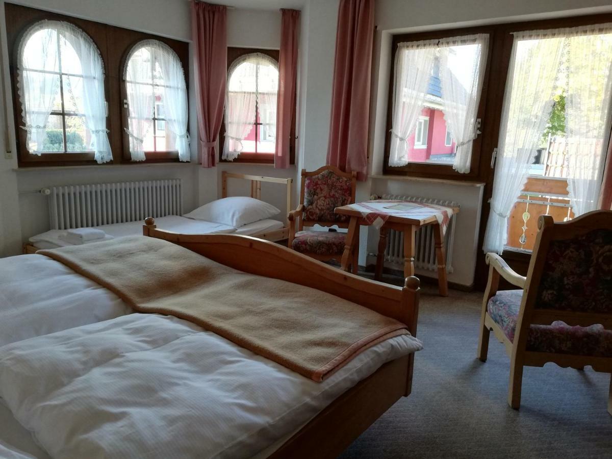 Gaestehaus Roessle Rötenbach Exteriör bild