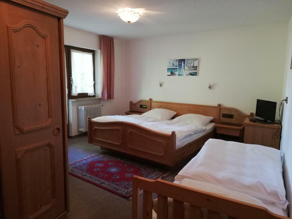 Gaestehaus Roessle Rötenbach Exteriör bild